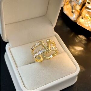 Elegant Gold V-Shaped Ring